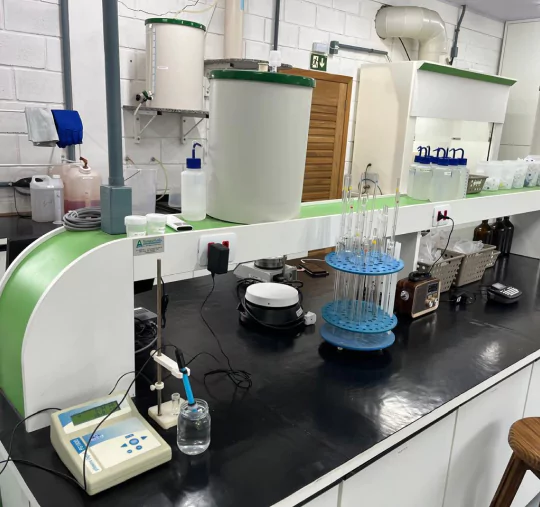 laboratorio-qualidade-Quimifertil-analise-em-fertilizantes-Paranagua-e-Sao-Francisco-do-Sul-3.png